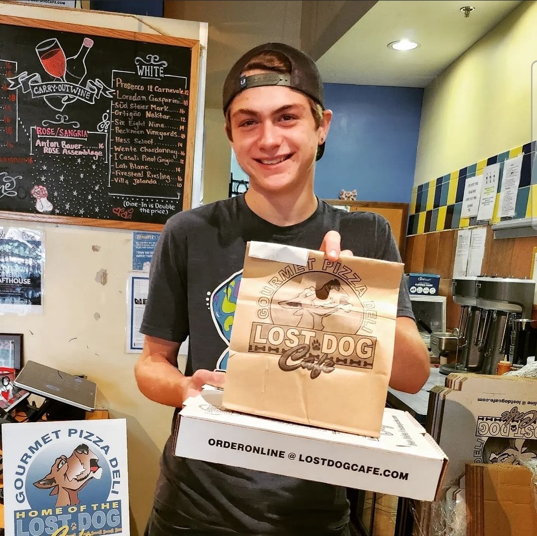 LostDogSouth's tweet photo. Alot on your mind and no time to cook?
We'll do the cooking for you! Can't pick it up? No worries, we will deliver it to you!! 

Place your order online at:
www.lostdogcafe com or
Call us at 703-553-7770!

#lostdogcafe #Sundayvibes #orderready #nflsundays #lostdogsoutharlington https://t.co/3Z9EWOhBuv