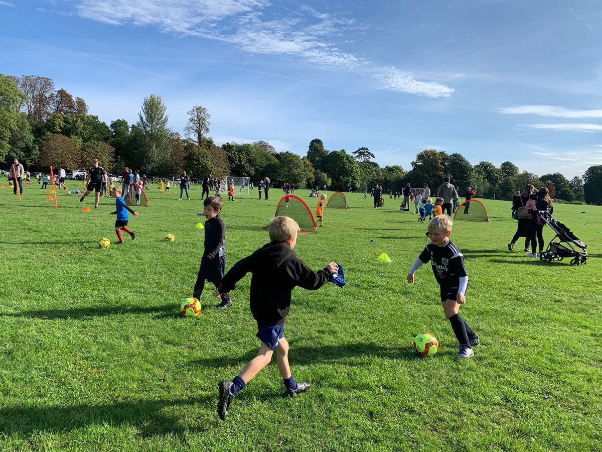 Amazing to see so many Mini Moles and girls at their Sunday morning session today. Developing footballers learning, moving, making friends and having fun in the sun. <a href="/jezweeks/">Jez Weeks ⚽</a> doing his thing, nurturing our young players &amp; coaches.