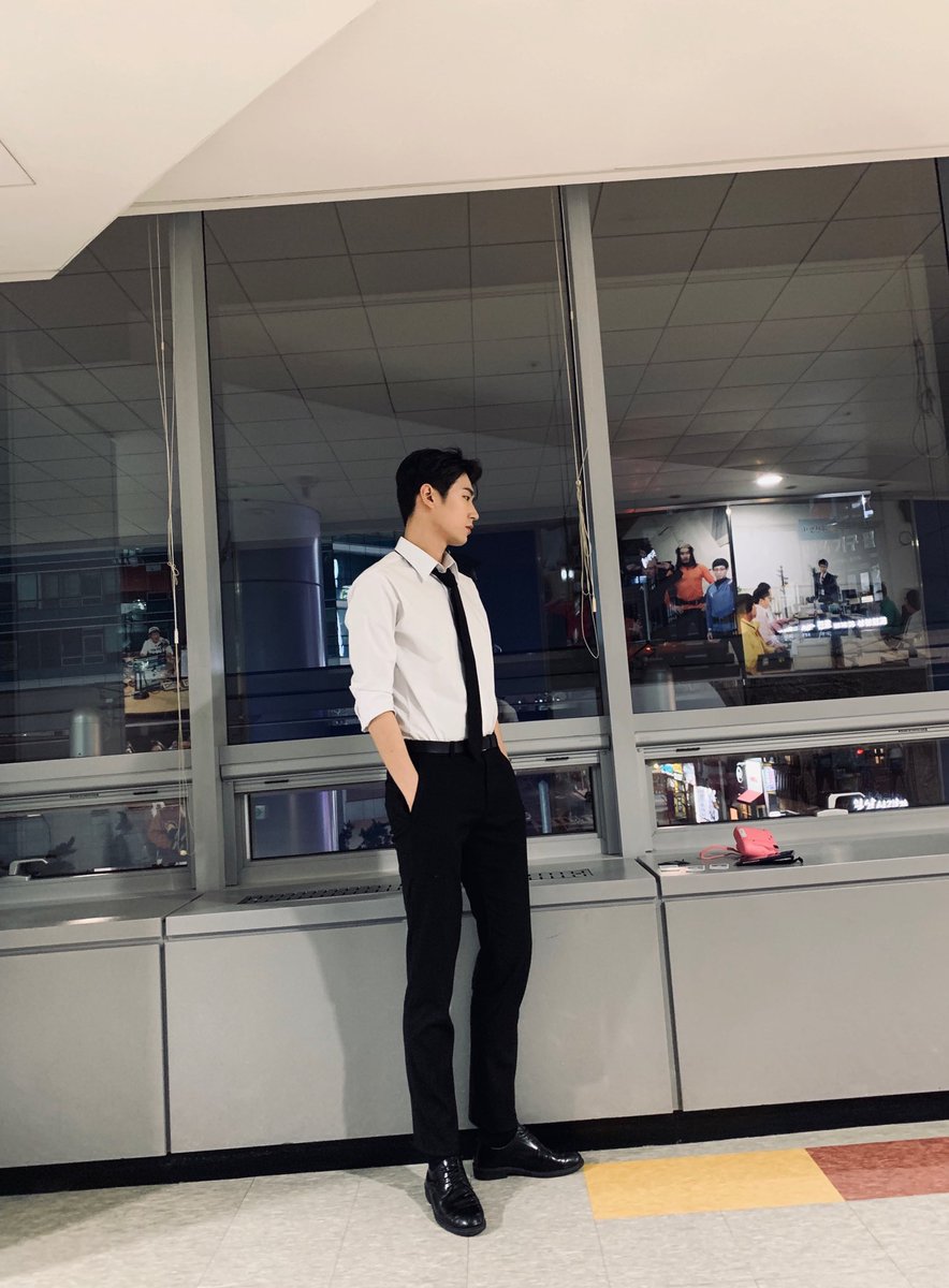 tobe1goon's tweet photo. 193의 큰 키와 얼굴도 노래도 춤도 연기도 완벽한 박서함 제보합니다🥰🥰 제꺼니까 아무도 넘보지마세요 칵투♥ https://t.co/rO9CTkzlAv