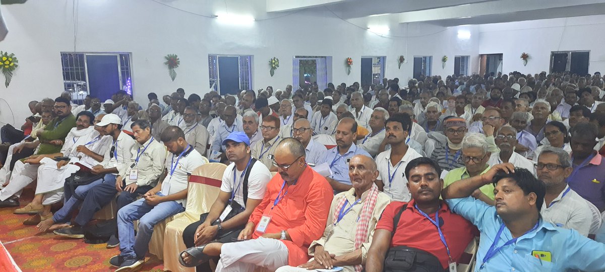 CPIBihar's tweet photo. भारतीय कम्युनिस्ट पार्टी बिहार राज्य परिषद का 24वां राज्य सम्मेलन बांका जिले के धोरैया  के शहीद वासुदेव यादव नगर में प्रतिनिधि सत्र को सम्बोधित करते राष्ट्रीय महासचिव पूर्व राज्यसभा सांसद कॉमरेड डी राजा
@ComradeDRaja
@cpofindia
#Cpi
#CpiStateConference2022
#CpiBihar
#Banka https://t.co/pT7fIQdNz7