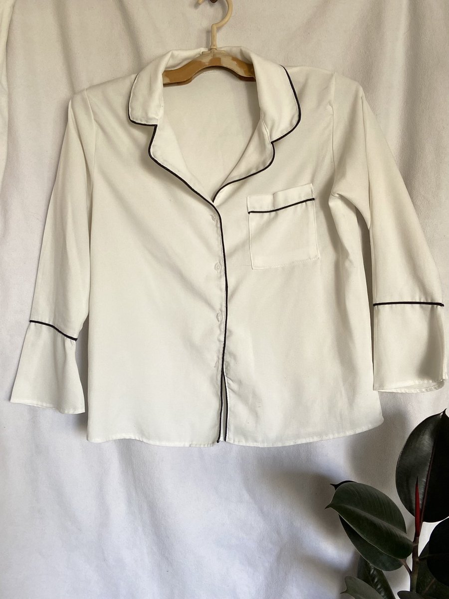 zipp_up's tweet photo. เชิ้ตใส่ทำงาน กระดุมหาย1เม็ดค่ะ m 40฿

#ส่งต่อเสื้อผ้า #ส่งต่อเสื้อผ้ามือสอง #เสื้อผ้ามือสอง #เสื้อผ้ามือสองสภาพดี #เสื้อผ้าสไตล์เกาหลี #ส่งต่อเดรส https://t.co/sWkaB7JdvT