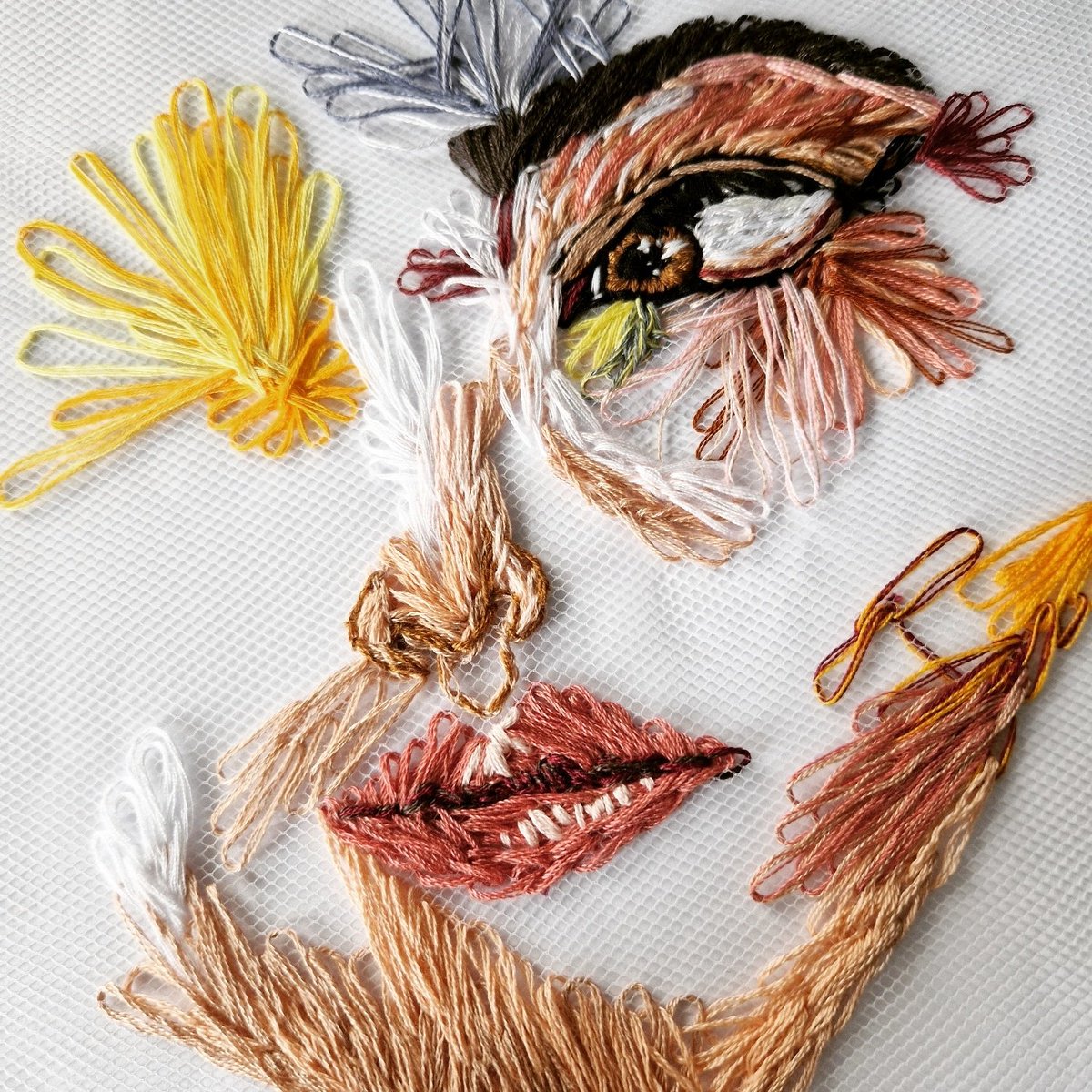 Thrillofthread's tweet photo. #thrillofthread #embroidery #fireinhereyes #threadart
#art https://t.co/y5IUsr9vDc