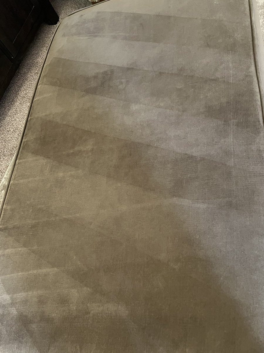 kelseyjperry's tweet photo. When you ask a groundskeeper to vacuum the ottoman, it’s striped.
Good work @JPerry777
@GCSwife you’ll appreciate this https://t.co/AzdEAQGgsW