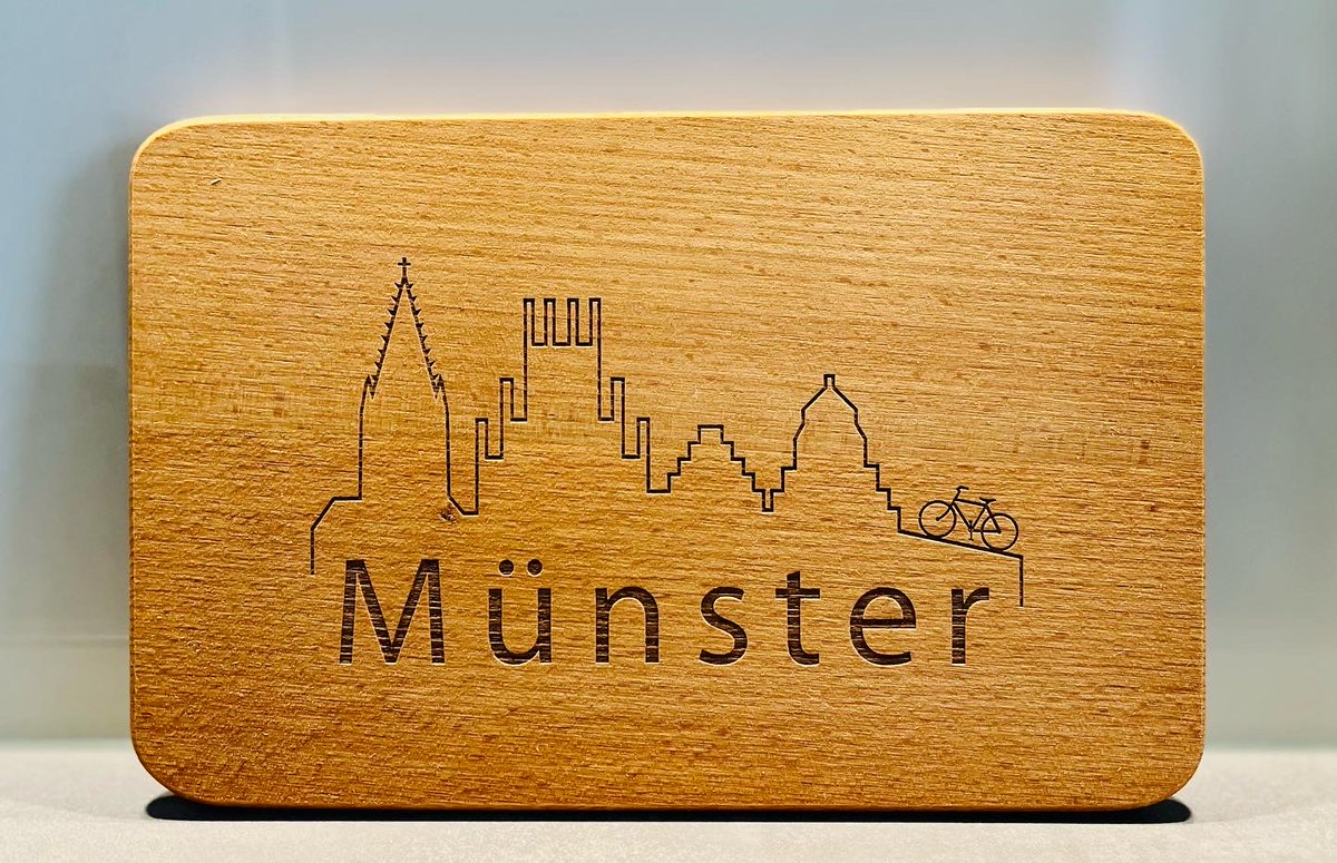 4400MUENSTER's tweet photo. Uiuiui! Jovele Münster Frühstücksbrettchen mit 2 verschiedenen Silhouetten. 🤩👍🏻 🌇 Hier bestellen: 👉🏻https://t.co/ccSnxsc8VP👈🏻 I❤️MS #ilovemuenster #muenster #muensterland #münster #münsterland #münsterliebe https://t.co/pbldmKTGxw