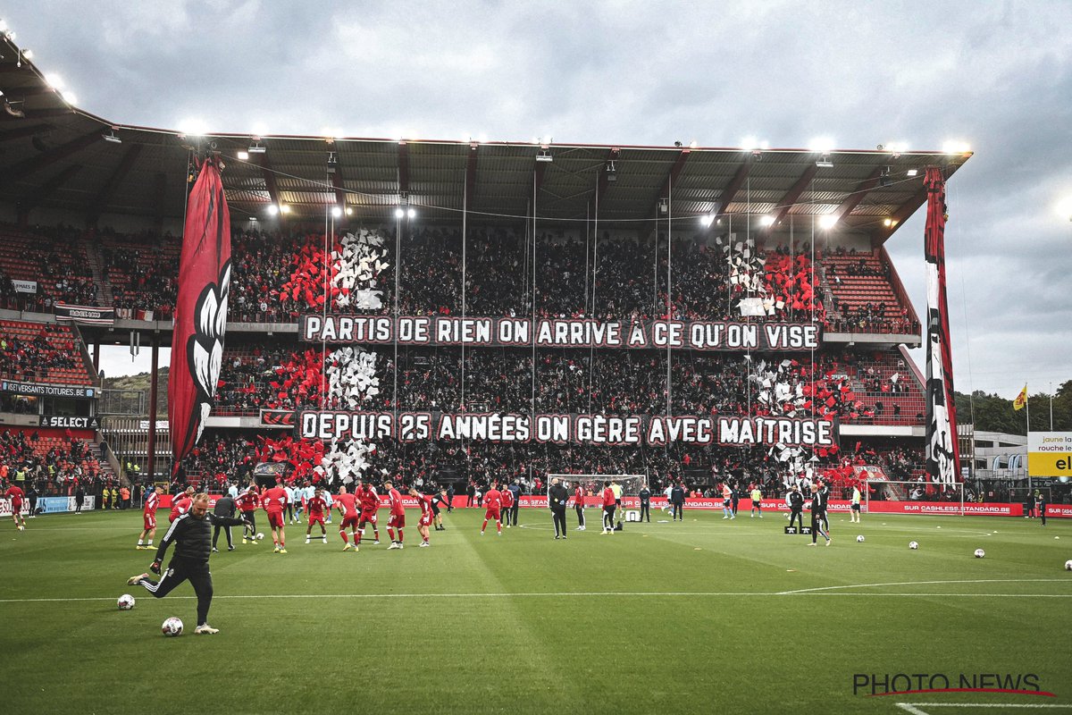 Standard_RSCL's tweet photo. 📸 Tifo-masterclass 😍

#STACLU #JPL #COYR 🔴⚪ https://t.co/O5mp4JbgBo