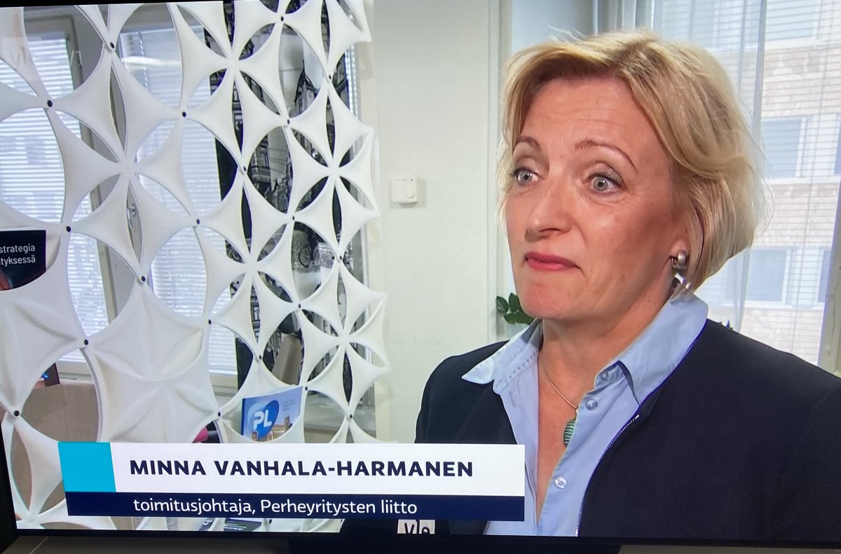 ”Energian hinnan nousu on selvästi kärkisyynä tällä hetkellä siihen, ettei investointeja uskalleta tehdä”, @MinnaVanHar avaa viimeisimmän @Perheyritys jäsenkyselyn löydöksiä @HeidiSullstrom haastattelussa. Perheyritysten kriisinkestävyys on nyt arvokas voimavara. #perheyritys