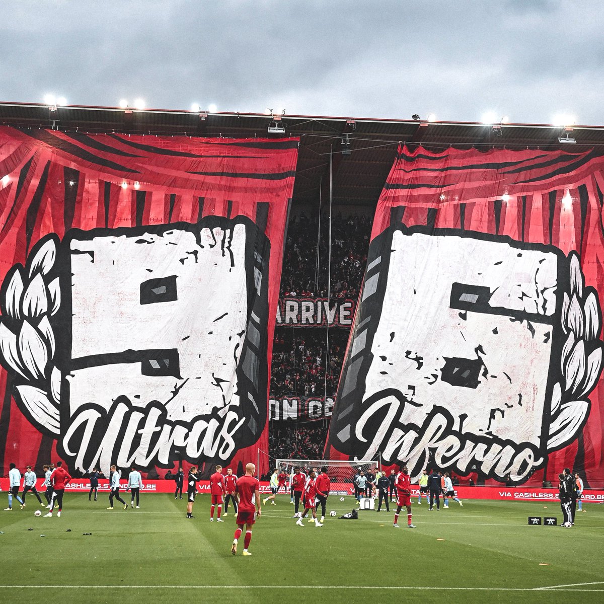 Standard_RSCL's tweet photo. 📸 Tifo-masterclass 😍

#STACLU #JPL #COYR 🔴⚪ https://t.co/O5mp4JbgBo