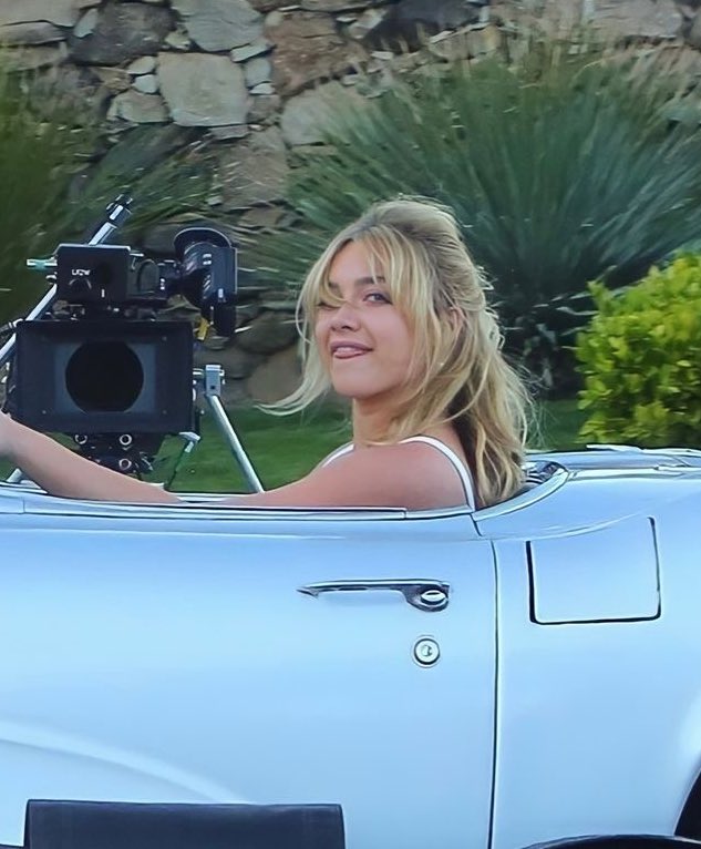 best of florence pugh tweet media