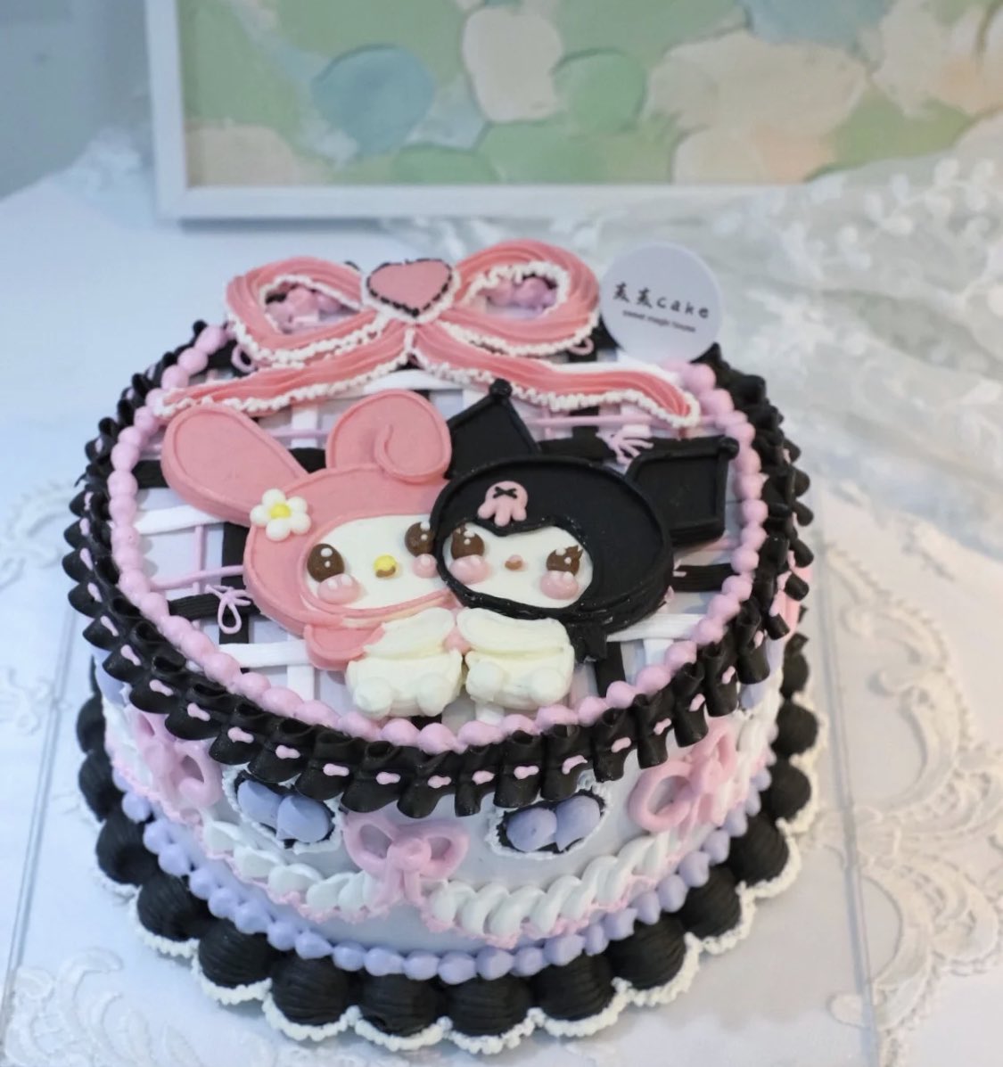 elegantcritters's tweet photo. could we share a my melody and kuromi cake? ✧*:･ https://t.co/TegZBNEWGn