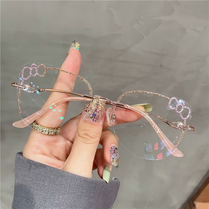 elegantcritters's tweet photo. hello kitty glasses ✧*:･ https://t.co/3pbrijtfXb