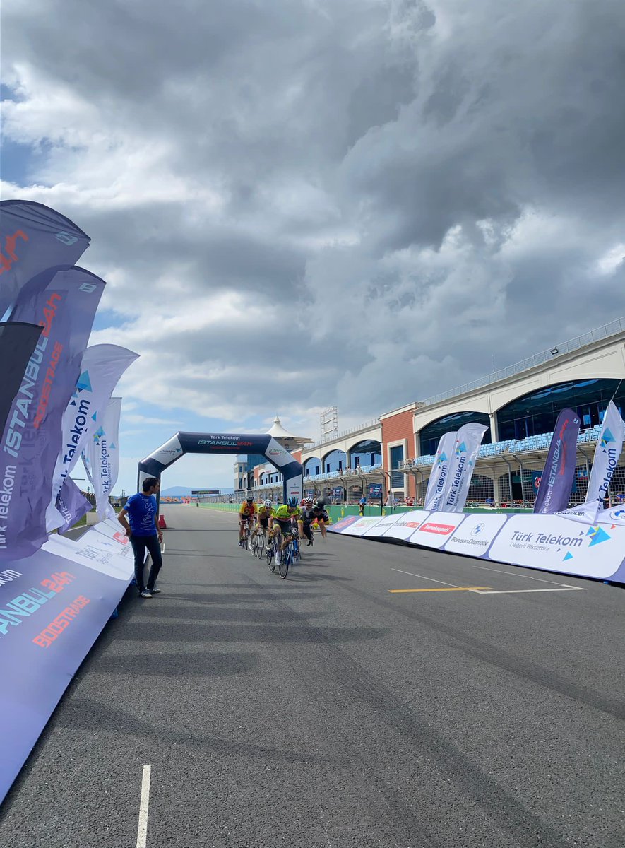 kyn_rustem's tweet photo. #İstanbul 24 saat #bisiklet yarışları Intercity İstanbul park F1 pistinde yapıldı. https://t.co/oLg2NaBm6X