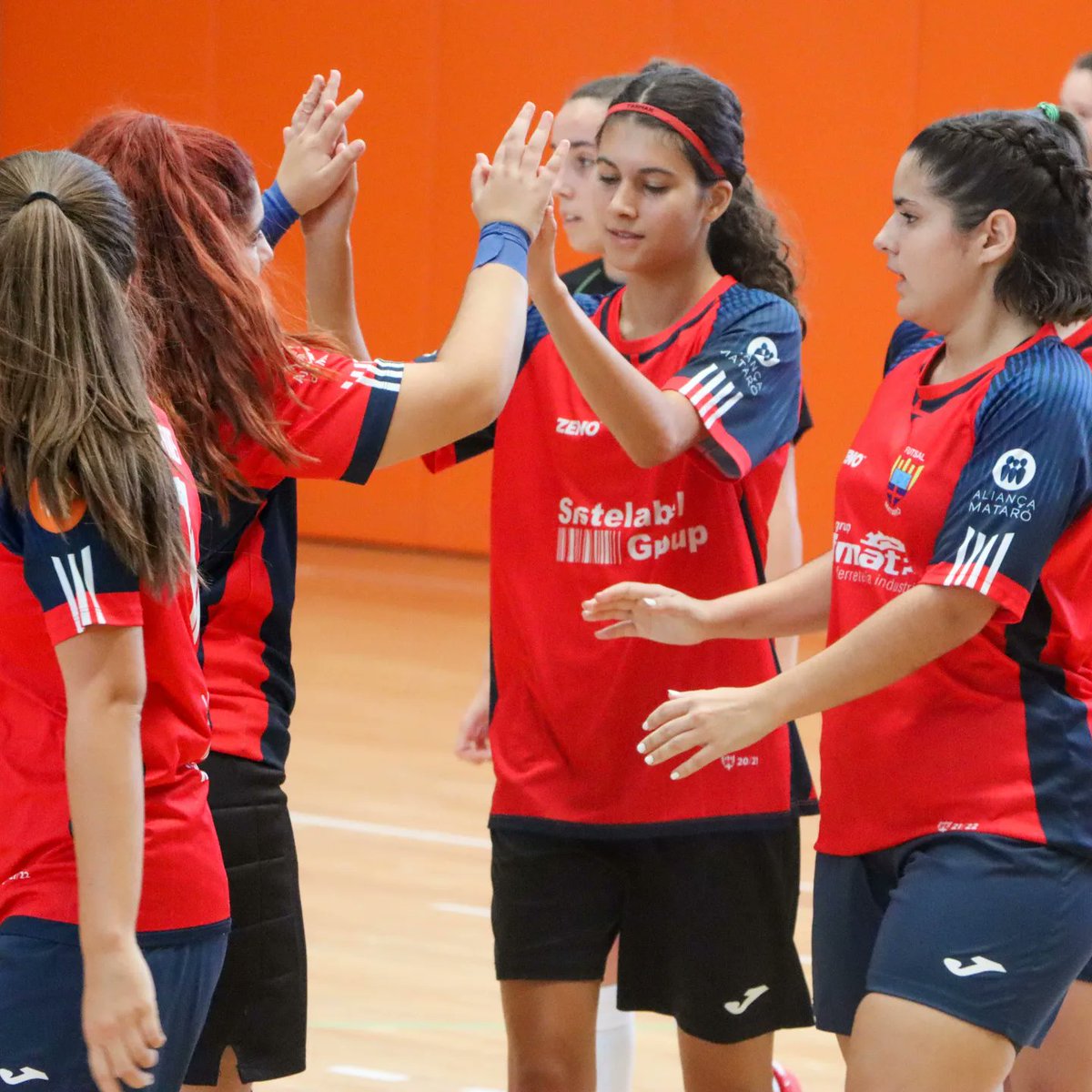 ⏸ Empat 2️⃣ - 2️⃣

🗣 El juvenil Feimat sap reaccionar després d'anar 0-2 abaix i acaba empatant a 2 amb Rubi.

🤟 L'equip de <a href="/XPassarrius/">Xavi Passarrius</a> no ha baixat els braços en ningun moment i empata el primer partit del triangular.

#maideixisdelluitar #orgullosa #universomujer