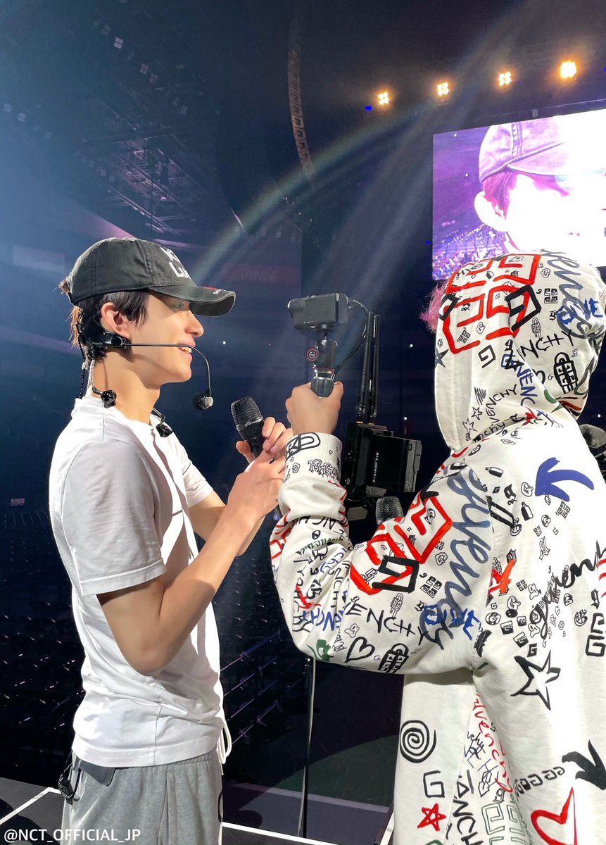 iymubear's tweet photo. เสื้อตัวโปรดตัวใหม่หรอ ใส่บ่อยอยู่นะ อำลาบะบ้ายแจ็คเก็ตหนังสีดำละสินะ 5555555 https://t.co/aRYQi3ENSh