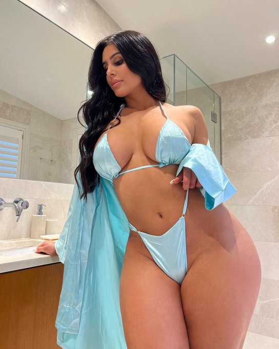 Do you think my clothes would look better on the floor? https://t.co/RYI1WAjg7m