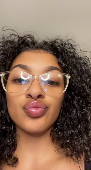 😘 https://t.co/PbIXXWZZUh