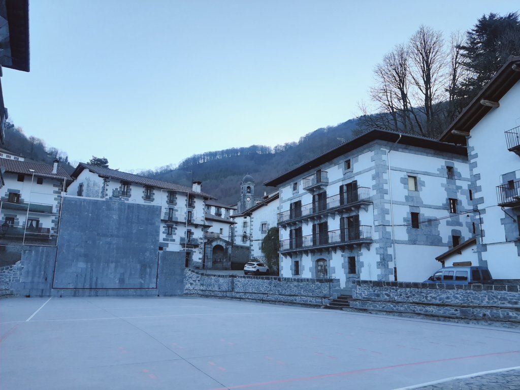 elsabaiao's tweet photo. Frontón de Leitza (Navarra)
#frontones #frontoiak https://t.co/IVcrt8ZKjx