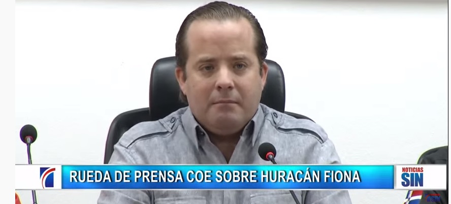 SIN24Horas's tweet photo. José Ignacio Paliza, ministro Administrativo de la Presidencia, indicó que en las próximas horas el presidente Luis Abinader estaría emitiendo de manera formal la decisión de declarar no laborable este lunes 19 de septiembre por efectos de Fiona. #conelojoenfiona #noticiassin https://t.co/dHVNvAH9dG