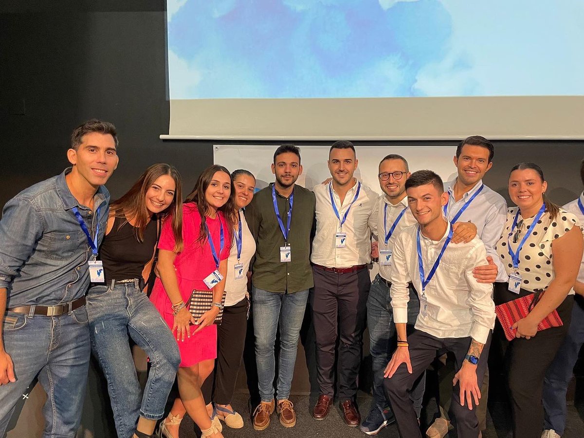 torreviejanngg's tweet photo. Ayer celebramos el XI Congreso Provincial Extraordinario de la provincia de #Alicante.
La despedida de nuestro querido compañero y amigo @luismapizana , que ha dejado paso a un joven implicado más si cabe con NNGG ñ @jaimejperez7 .
#poryparatorrevieja
#entretodostorrevieja . https://t.co/TF20UcrQBB