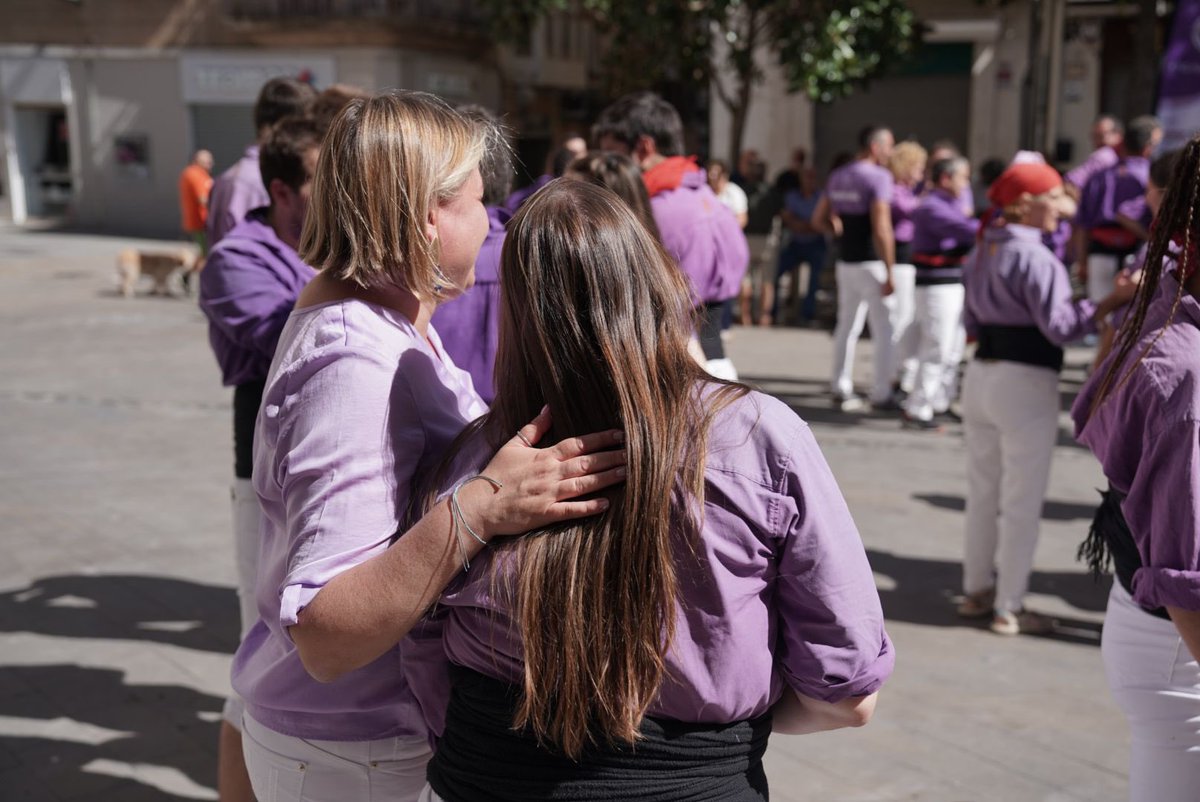 ALladoSaus's tweet photo. La diada castellera d’avui ha sigut increïble, gràcies per emocionar-nos un cop més 💜 @CCFigueres 

Sou un orgull per a Figueres #amuntliles #25anysliles https://t.co/CUfhUp736S