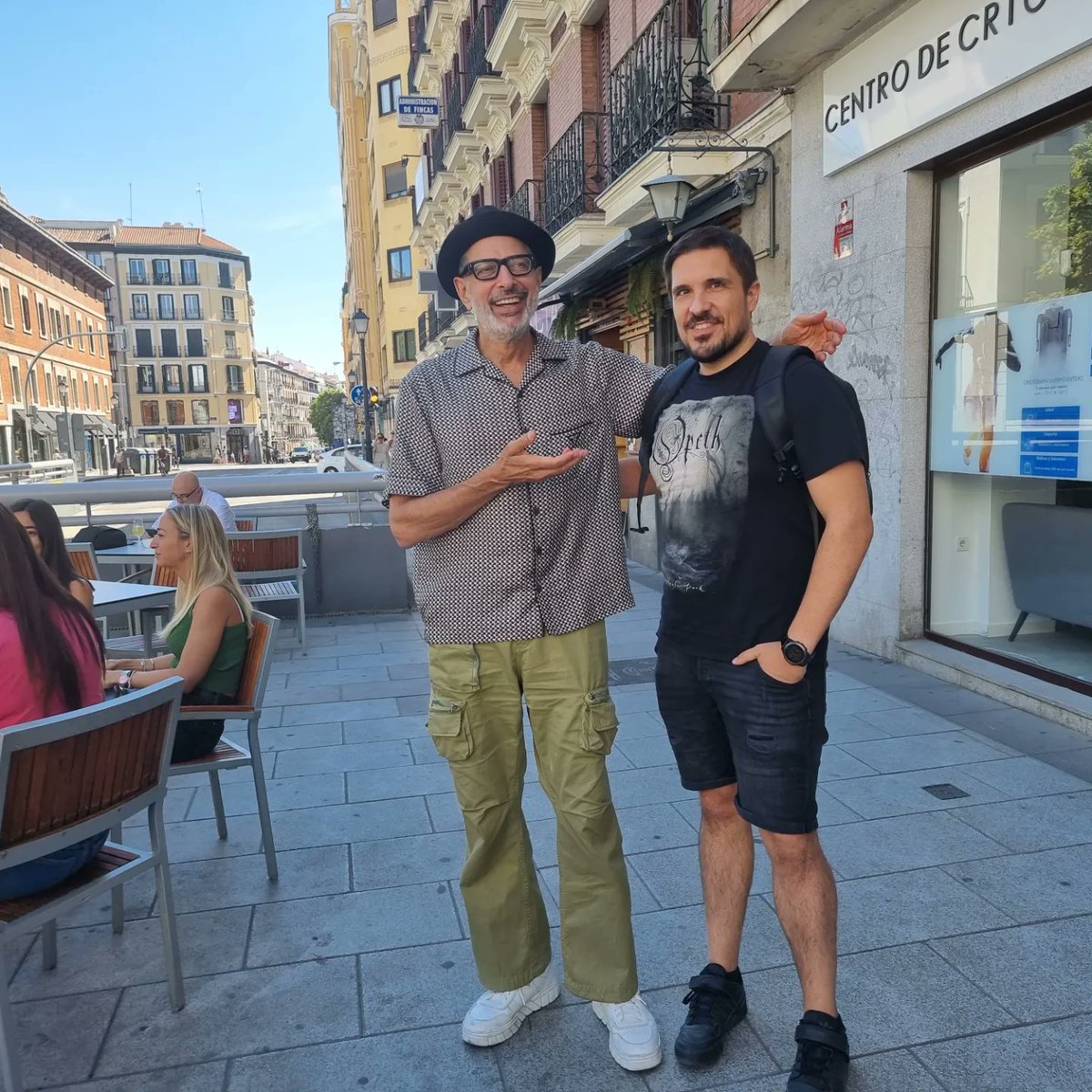 Javi__Lopez's tweet photo. Encontrarse a Jeff Goldblum paseando por Madrid ha sido todo un momentazo!!

#jeffgoldblum #celebrity #Hollywood #JurassicWorld #JurassicPark https://t.co/mkCQf20NHx