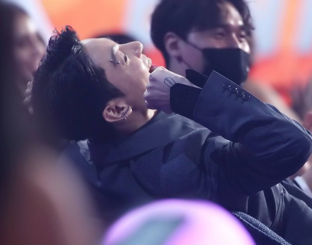 kjksmyouu's tweet photo. a photo sequence can be very very personal https://t.co/lXJOQeaGk9