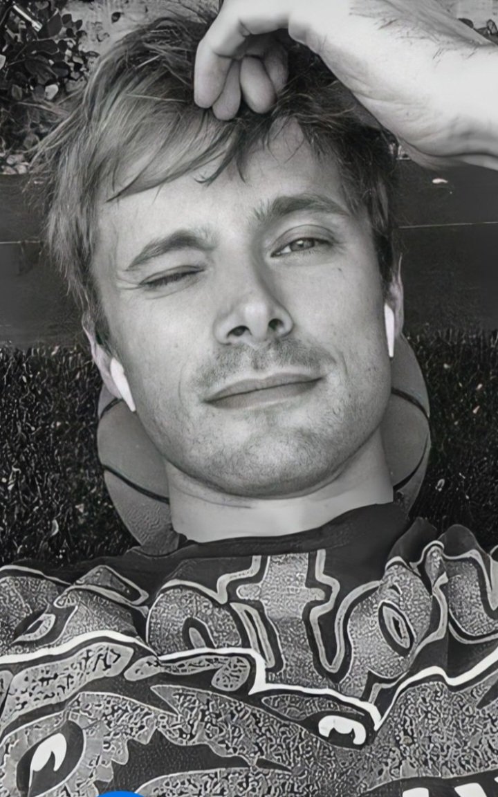 francymerlinda's tweet photo. What a beautiful are this picture...💕💕💕💙#bradleyjames #wonderfulactor https://t.co/AeYQiLUnE2