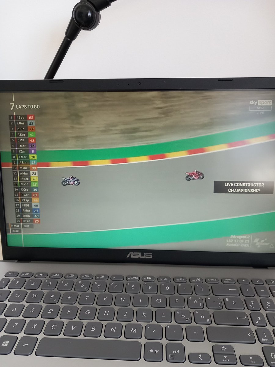 pesce67's tweet image. #MotogpAragon, forte #Marquez , ne butta giù 2 ma la colpa è degli altri...#tantaroba