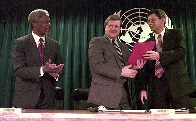 MineBanTreaty's tweet photo. #LandmineTreaty25 #History was made 25yrs ago in #Oslo when the Text of a total ban against anti-personnel #landmines was adopted by the int'l community as a result of a strong @ICRC @minefreeworld campaign backed by like-minded states 2end the use of a vile weapon #OttawaProcess https://t.co/UCAS3PsXOx