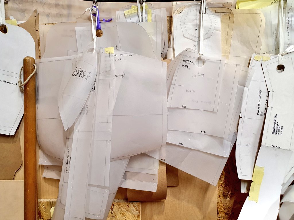 GerryKeller's tweet photo. Im Atelier von @funkelgrund. https://t.co/De5n5X2lE7