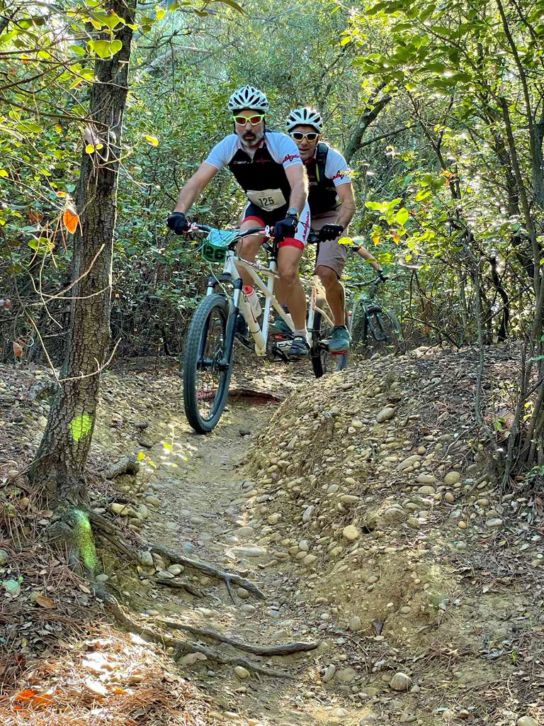 SapeursA's tweet photo. [VTT DEP SP84] Une magnifique journée à Châteauneuf-de-Gadagne sous le signe de la bonne ambiance et une pensée pour nos SP disparus Bernard &amp; Tintin 🚴‍♂️🚒🔥✨
Merci à tous 🙏
#sport #compétition #cohésion #convivialité #partage https://t.co/RNWnykhHQl