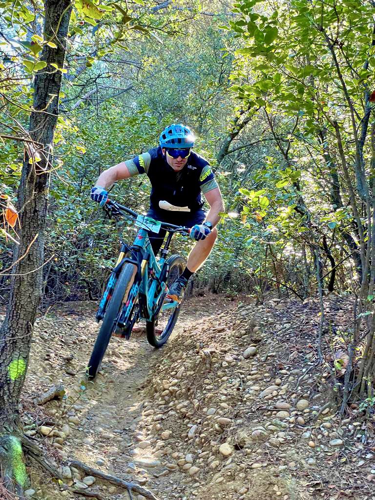 SapeursA's tweet photo. [VTT DEP SP84] Une magnifique journée à Châteauneuf-de-Gadagne sous le signe de la bonne ambiance et une pensée pour nos SP disparus Bernard &amp; Tintin 🚴‍♂️🚒🔥✨
Merci à tous 🙏
#sport #compétition #cohésion #convivialité #partage https://t.co/RNWnykhHQl