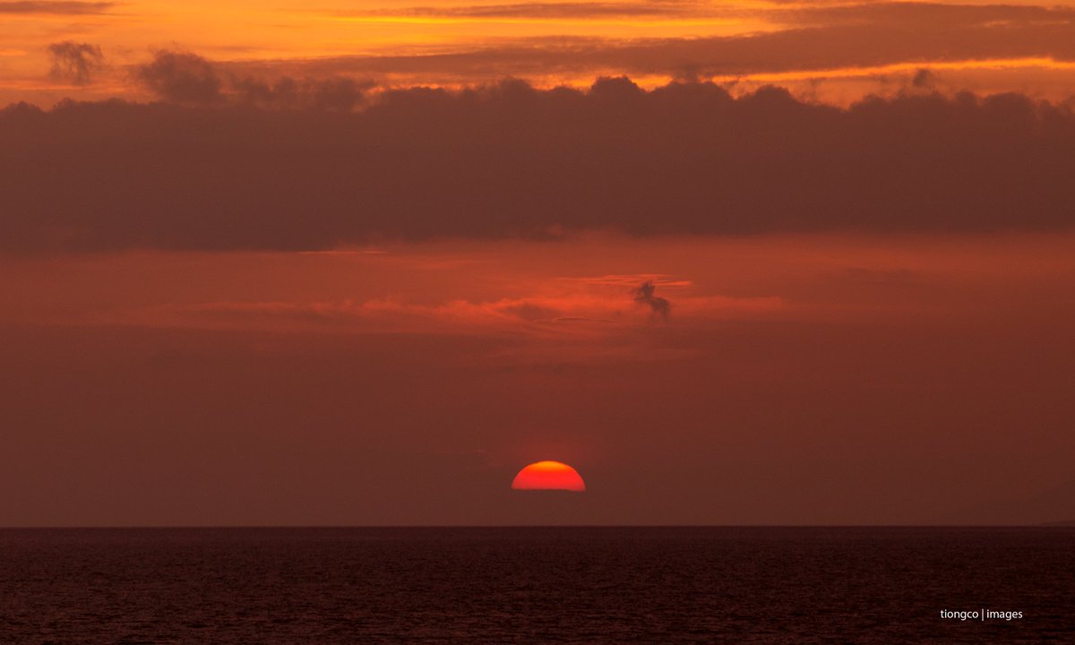 landscaper88's tweet photo. "Everyone has inside of him a piece of good news. The good news is that you don't know how great you can be! How much you can love! What you can accomplish! And what your potential is!"
— Anne Frank
#TravelToPhilippines #ChildSafeTourism #NoToSECTT #sunset #photography 🇵🇭 https://t.co/O3RyjcKnrV