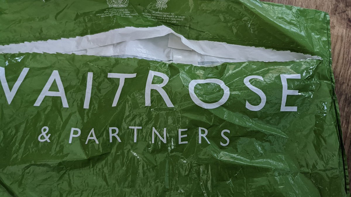 JustineNemJones's tweet photo. Waitrose wouldn't honour their pledge to replace their bag despite it being clearly printed on it when I tried to exchange my damaged one yesterday. https://t.co/sDtFo2E4iW