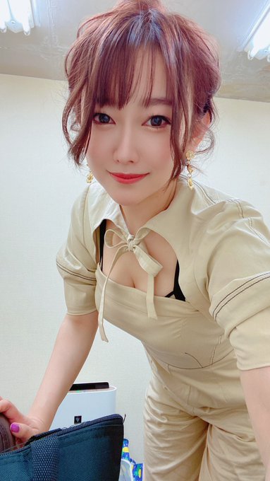 浴衣写真撮り忘れてたからアミューズさん載せてくれてありがとうございました♡  久々ヘアセットしてもらったら可愛くなったから見てみて〜🥹💕 ウルフでかなり短いのにしっかりまとめ髪にしてくれるの上手すぎるね♡  アミューズさん、ヨッシーさんいつもありがとうございます！<a href="/tag/%E3%83%93%E3%82%AD%E3%83%8B%E3%81%AE%E6%97%A5"class="tags"><span>#ビキニの日</span></a>