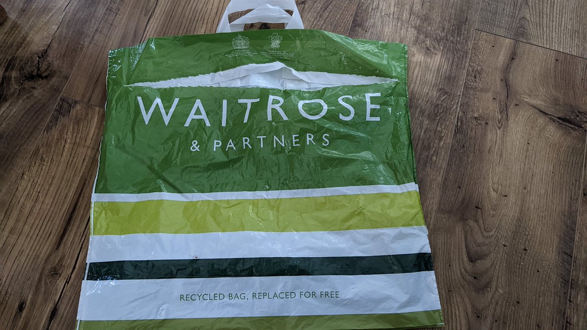 JustineNemJones's tweet photo. Waitrose wouldn't honour their pledge to replace their bag despite it being clearly printed on it when I tried to exchange my damaged one yesterday. https://t.co/sDtFo2E4iW