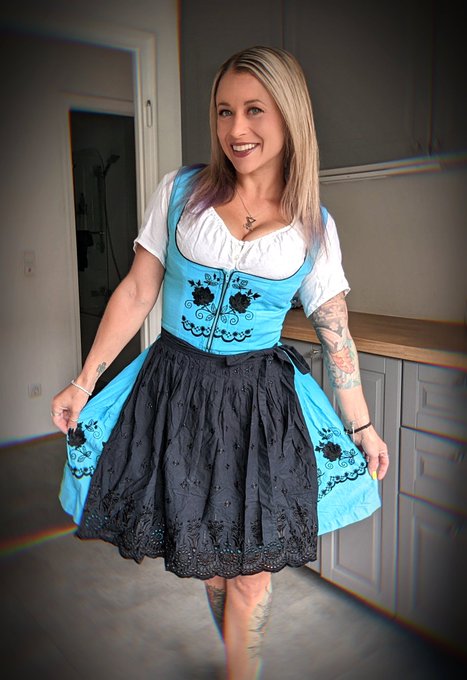 OKTOBERFEST!!!!! 🇩🇪🥳🍺 https://t.co/AhAWY0nWCC<a href="/tag/harrypotter"class="tags"><span>#harrypotter</span></a>