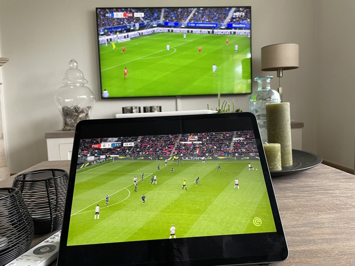 Wat als je niet kunt kiezen tussen 2 mooie <a href="/eredivisie/">VriendenLoterij Eredivisie</a> wedstrijden?  Dan volgen we ze beiden, maar wel de voorkeur op “hoofdscherm”. #HeeTwe en #PSVFey. Begint goed! <a href="/ESPNnl/">ESPN NL</a>