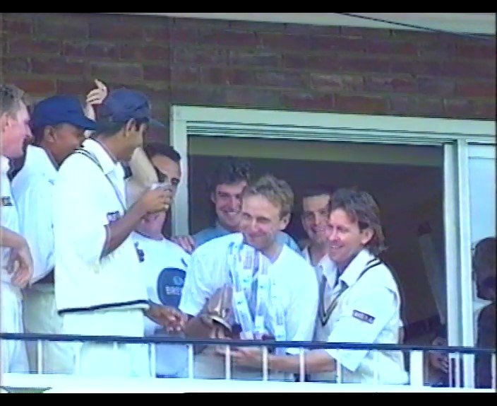 DarrenMordecai's tweet photo. #September18
The 1995 County Championship ended on September 18th.
Here is a review of that season, presented by @patmurphybbc
1995 BRITANNIC ASSURANCE COUNTY CHAMPIONSHIP REVIEW SEPTEMBER 18 PAT MUR... https://t.co/DT52VVjpRv via @YouTube https://t.co/Jz4oJygPiJ