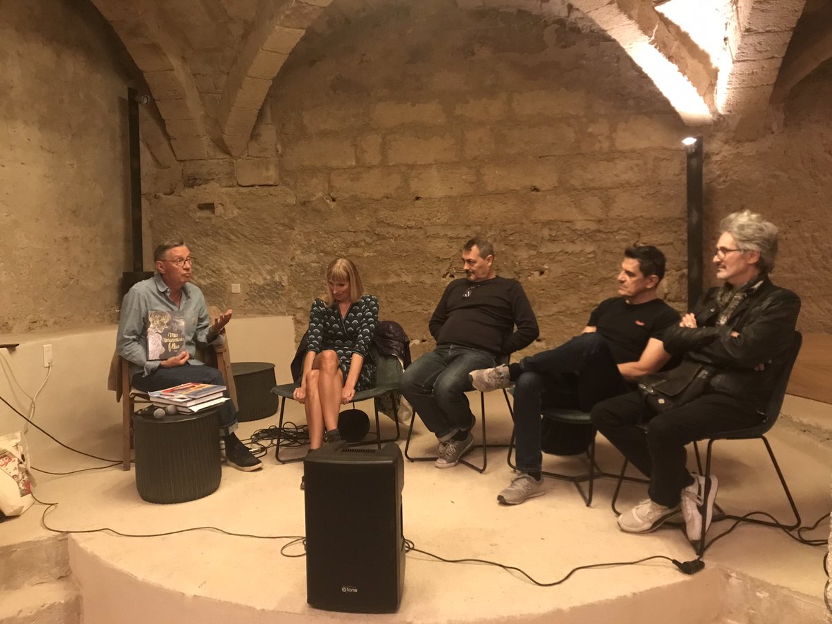 Tres beaux échanges au festival BD d’<a href="/Uzes_Uzege/">Uzès</a> organisé par la librairie de la place aux Herbes avec des autobiographies, des adaptations animés avec talent par Jean-Laurent Truc.