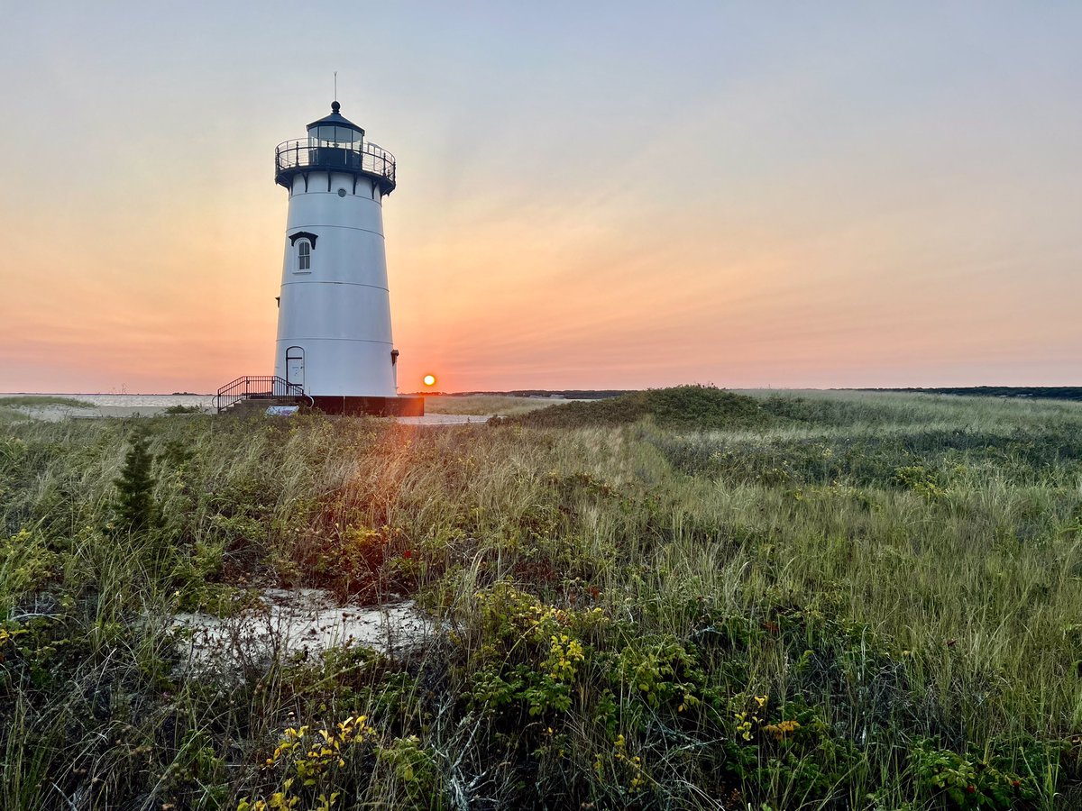 bethpatkoske's tweet photo. September sunrise at Edgartown Lighthouse across from @HarborViewMV #MarthasVineyard #sunrise #earlyriser #goodmorning https://t.co/xrVyIeMHmm
