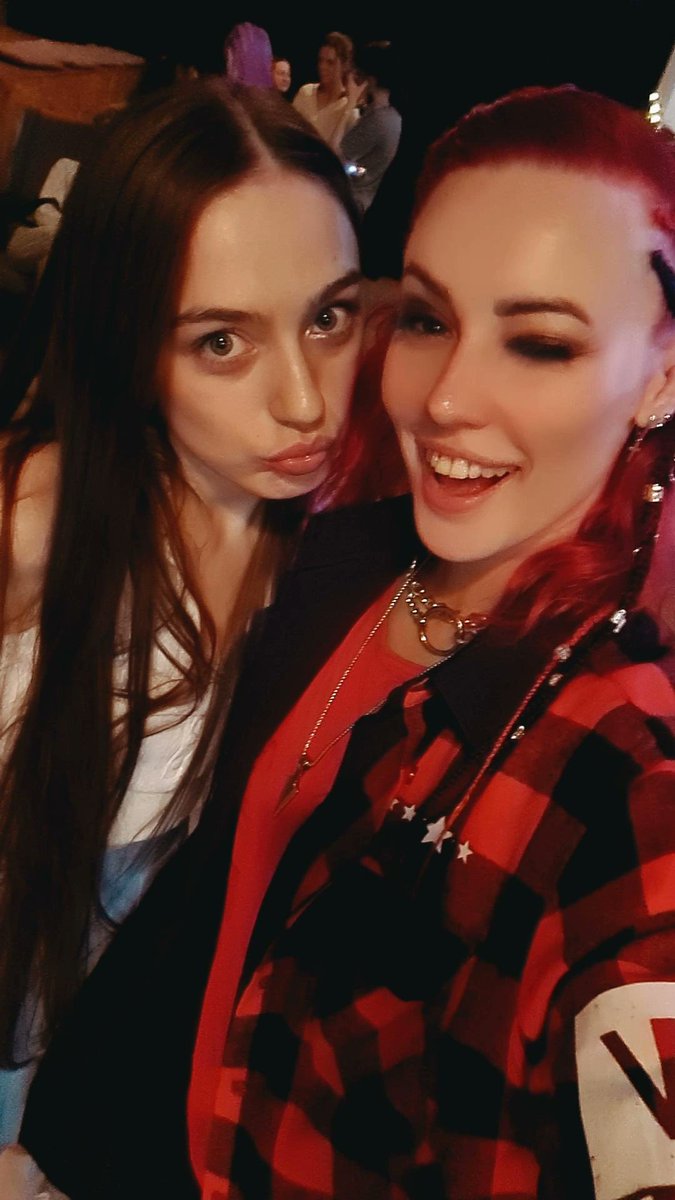 taikirpg1's tweet photo. Викулечка моя, она же Мейби Бейби❤
Так здорово видеть ее и знать ее до популярности 😭 https://t.co/OkQzWiAnL3