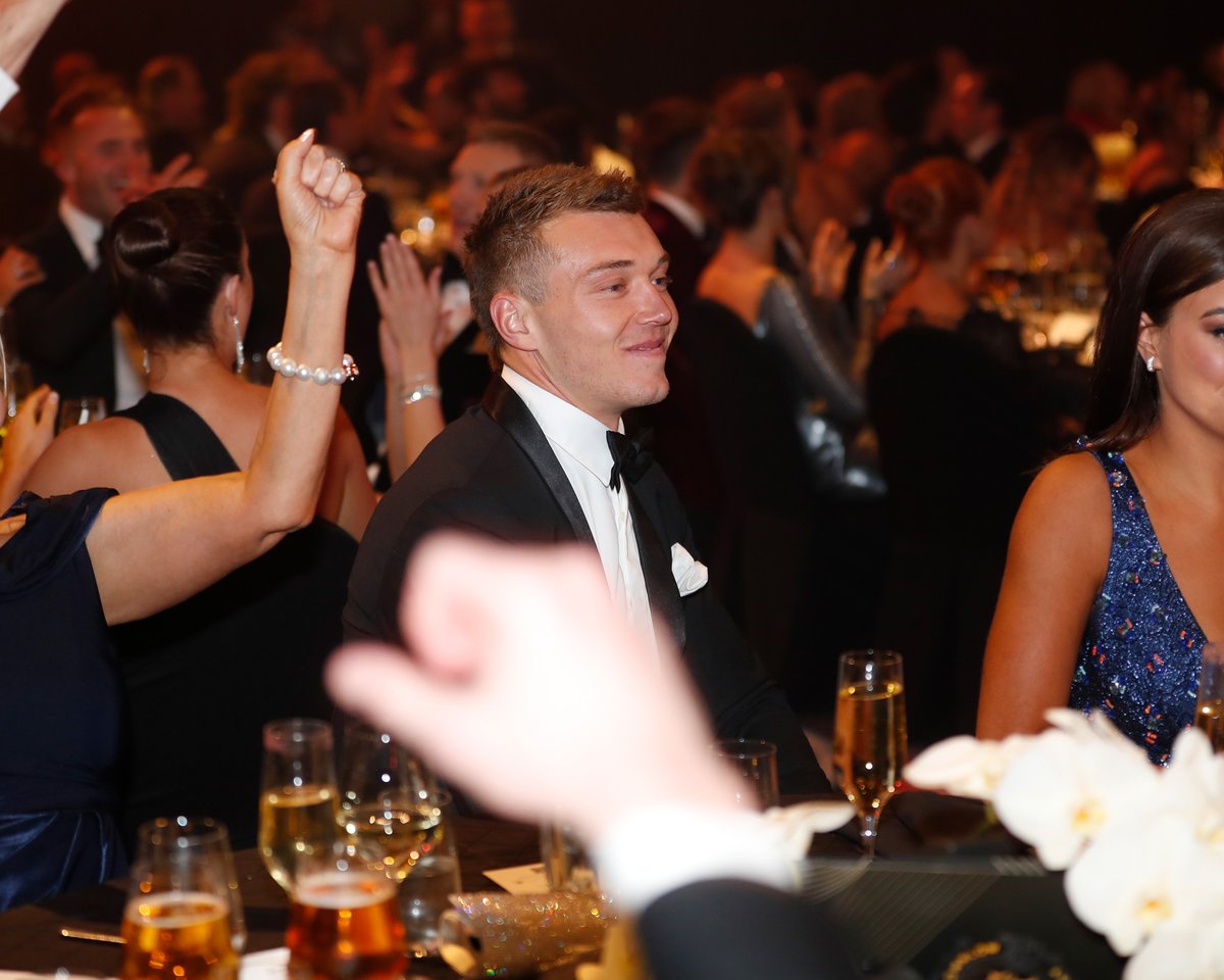 CarltonFC's tweet photo. The moment. 

#Brownlow https://t.co/FZd1Yz6LT6