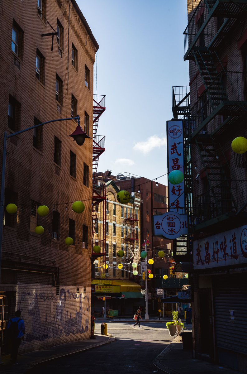 manolobrown's tweet photo. Morning Light #streetphotography #newyorkcity https://t.co/yETSQVWYAM