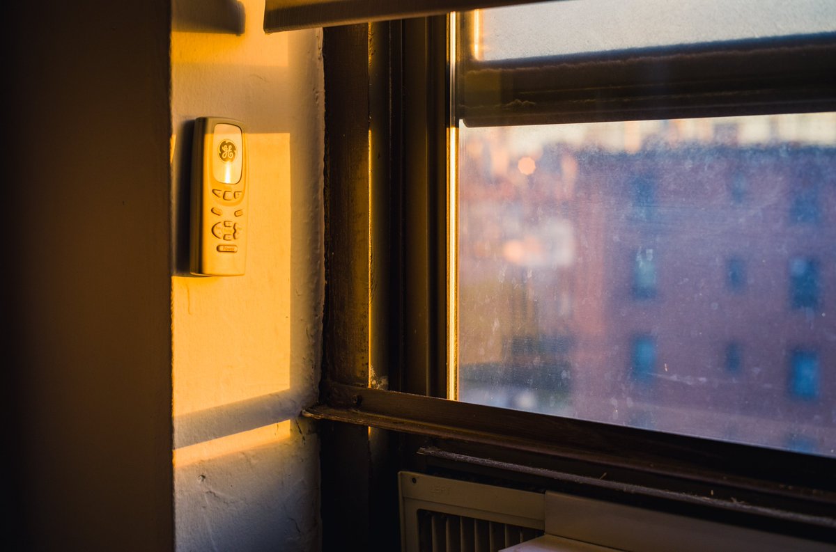 manolobrown's tweet photo. Morning Light #streetphotography #newyorkcity https://t.co/yETSQVWYAM