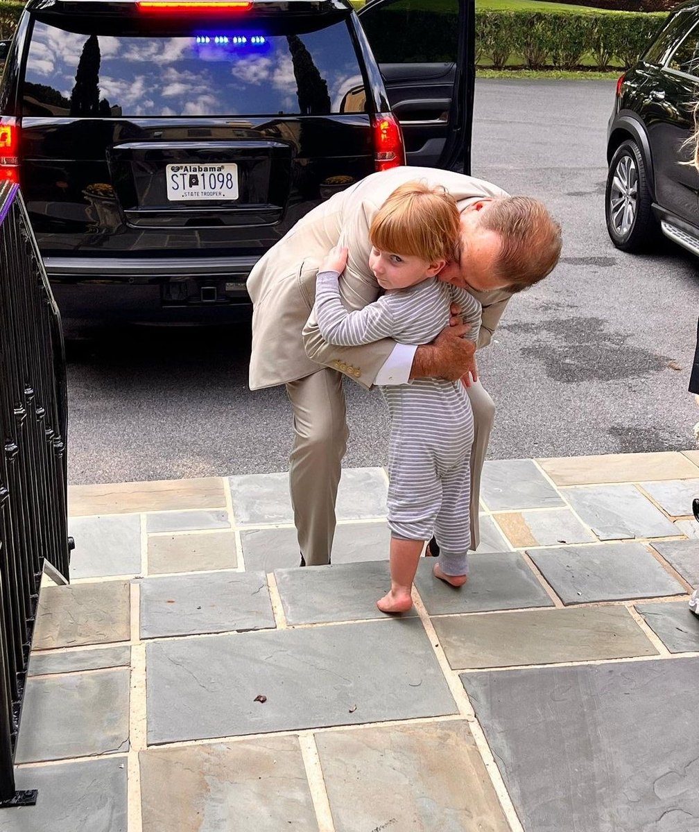 TDAlabamaMag's tweet photo. Paw Paw Saban ❤️

(📸 via kristensabansetas/IG) https://t.co/azAGUONm50