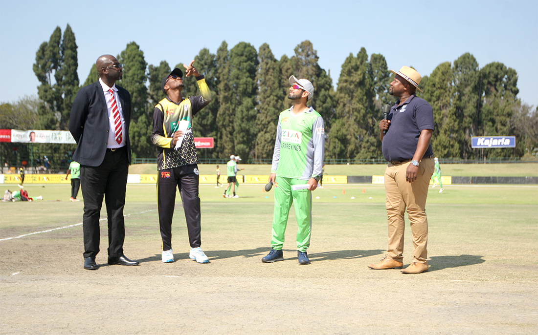 #ZimDomesticT10Final | EARLIER: Great Zimbabwe Patriots won the toss and elected to bat first in the final of the inaugural Zim Cyber-City Domestic T10

#GPZvHRK | #IssaWholeNewVibe | #DomesticCricket