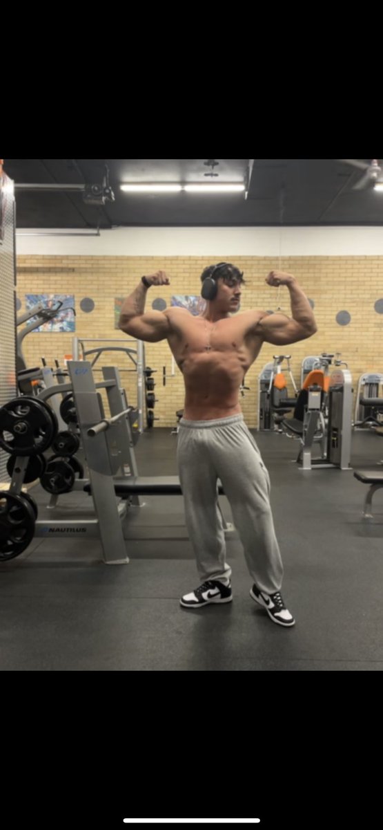 Maso_fit's tweet photo. 🤫🤫🤫 @ScottDisick https://t.co/tNs5HqmoTe