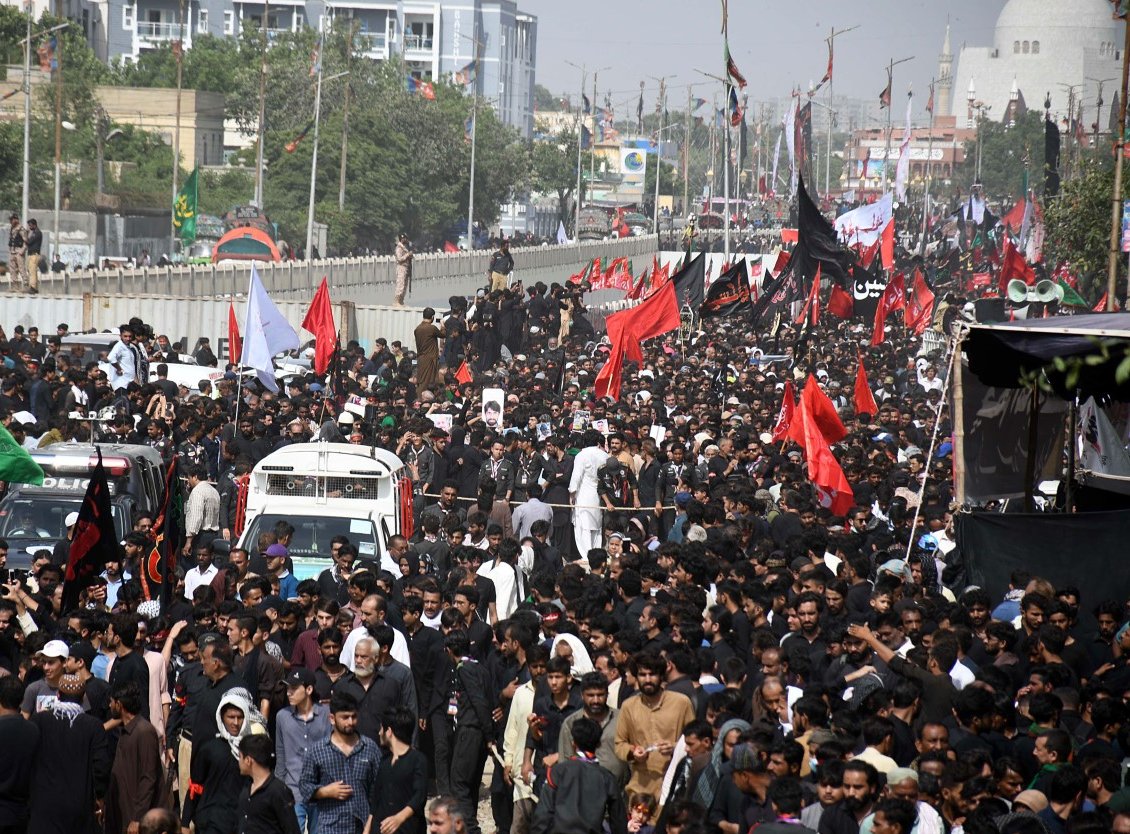 SMDanish313's tweet photo. Today, the hearts of people throughout the world and the hearts of youth and innocent nations beat for such a truth. If Imam Hussain (pbuh) is introduced to the world, it is actually Islam and the Quran which have been introduced.
Karachi, 2022
#Arbaeen #ImamHussain #Chelum https://t.co/eEdpL1BFQg