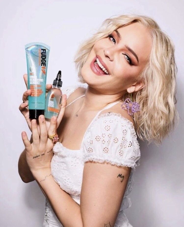 annemariestanss's tweet photo. New photo
Anne-Marie for #FudgeProfessional https://t.co/7d38WvKQ5U