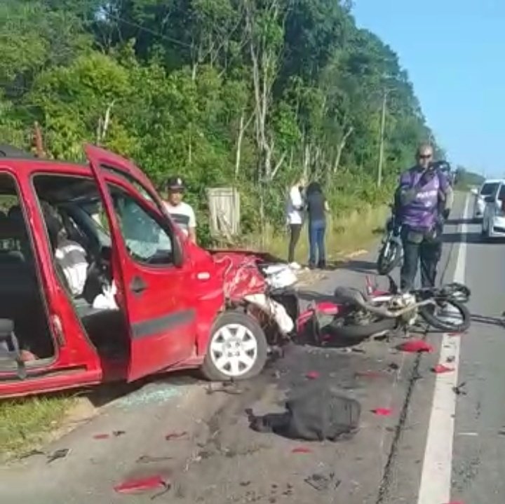 MOSQUEIRO
Uma moto com dois alunos do curso de formação de praças da PMPA colidiu com um veículo. Um dos ocupantes da moto foi a óbito no local e o outro em estado grave recebeu atendimento por uma equipe dos bombeiros.
📍PA-391 próximo ao portal  7:30/8h